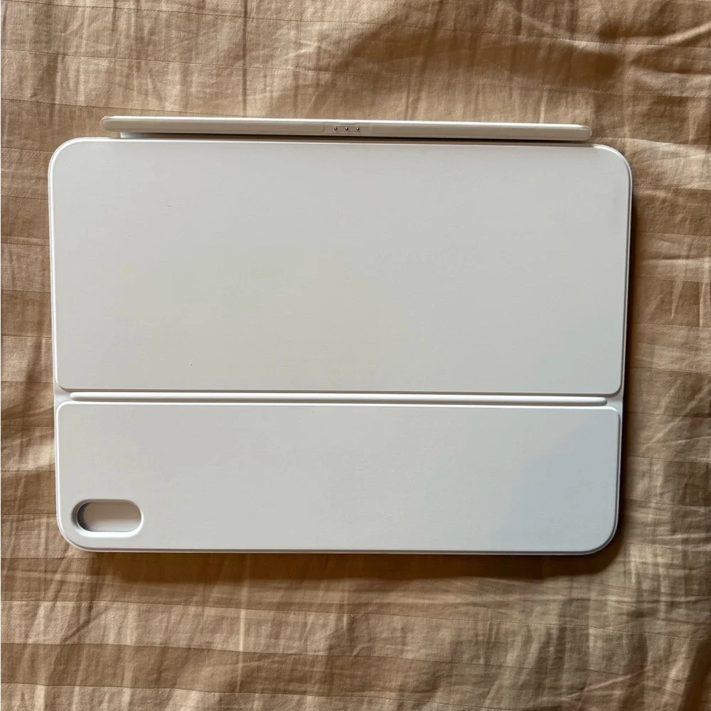 Apple Magic Keyboard Folio & Pencil